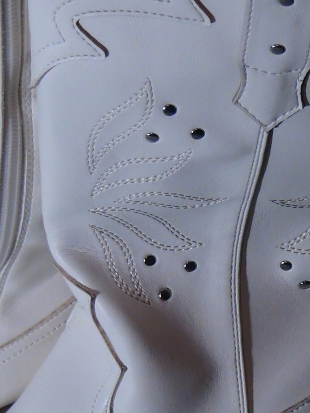 Women's Universal Thread Zipper Studded Western Boots Pointed Size 8 Off-White - Picture 3 of 13